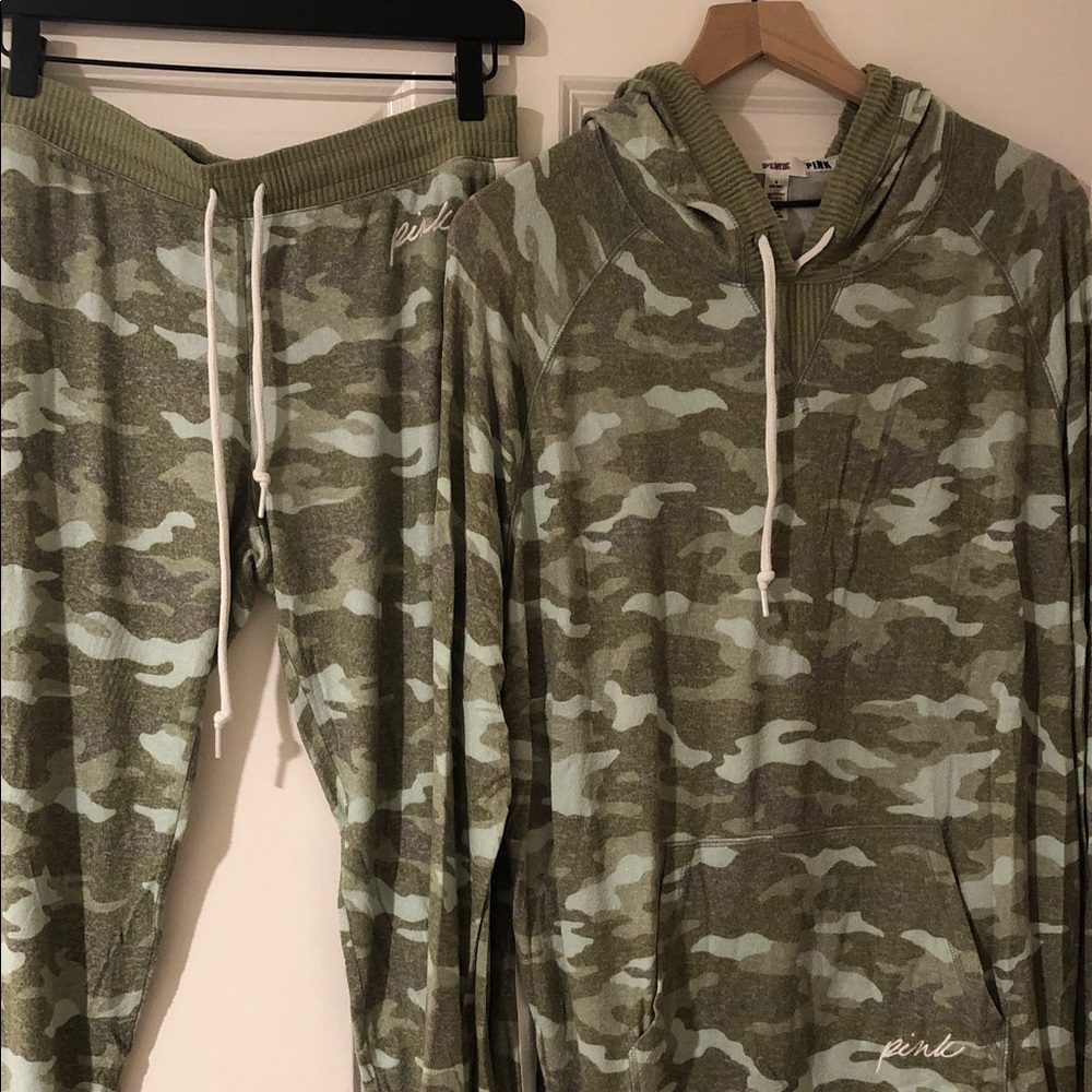 PINK Victoria's Secret Camo Joggers
